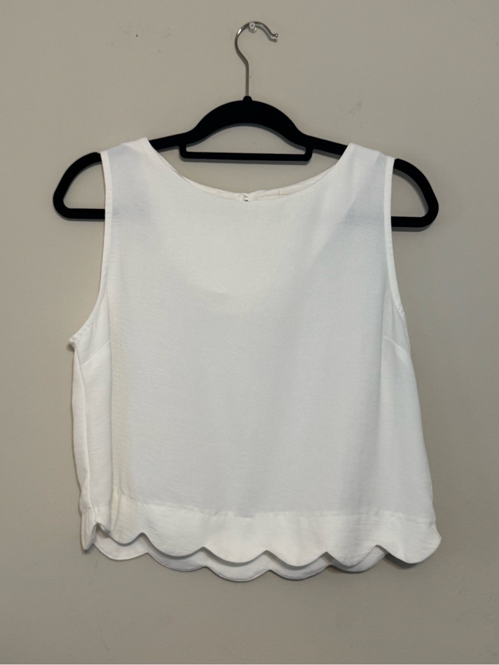 Monteau Los Angeles White Scalloped Hem Sleeveless Tank Sz L